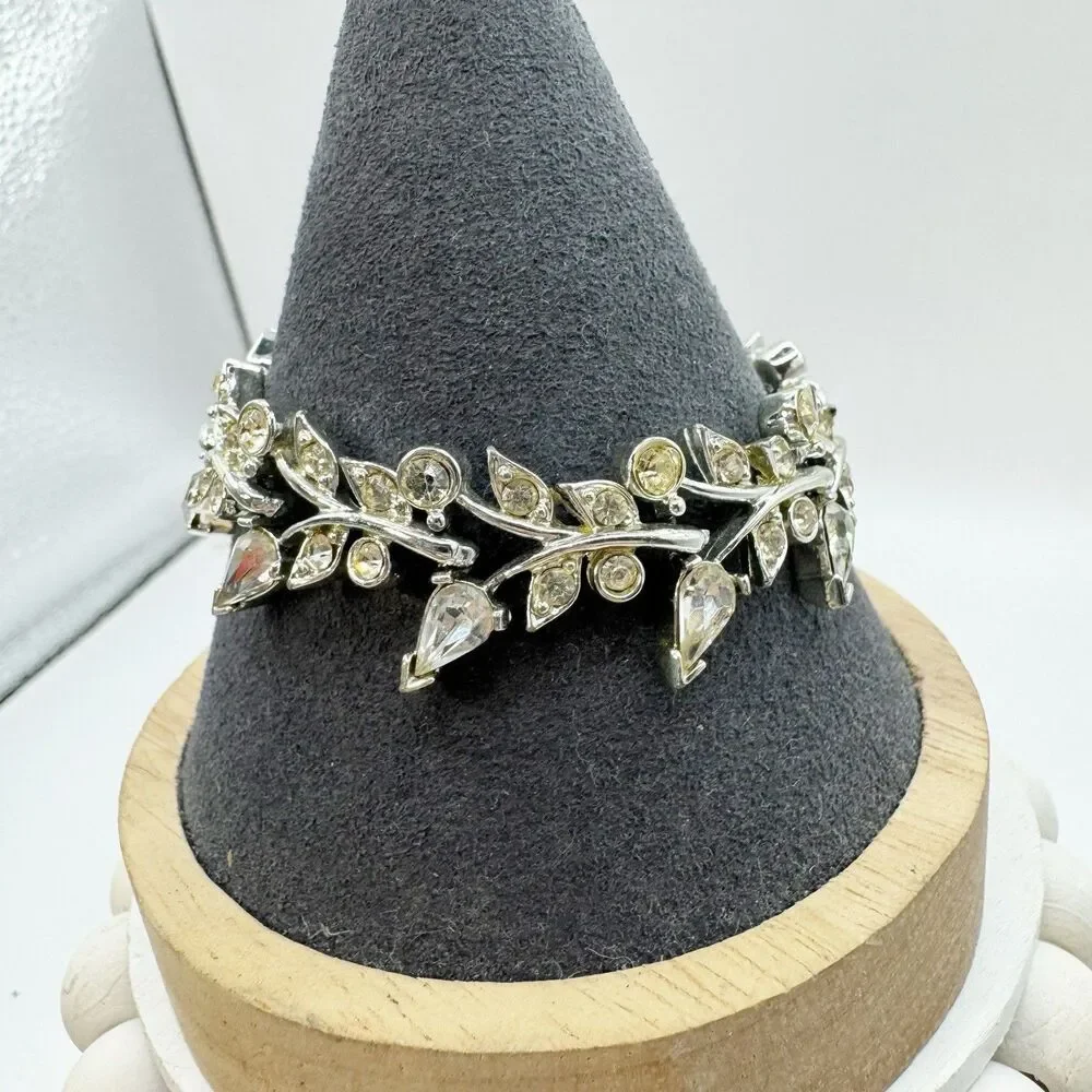 Kramer Vintage Clear  Teardrop Crystal Leaf Link Bracelet Silver Tone MCM 7”